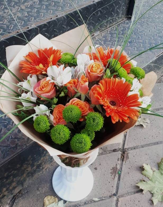 Букет цветов из: Герберы, Хризантемы, Альстромерии и Розы в Вилюйске