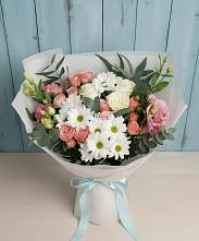 Букет цветов из:  Розы, Лизиантусы и Хризантемы в Вилюйске