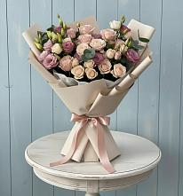 Букет цветов из:  Розы и Лизиантусы в Вилюйске