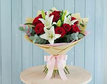 Букет цветов из:  Лилии и Розы в Вилюйске