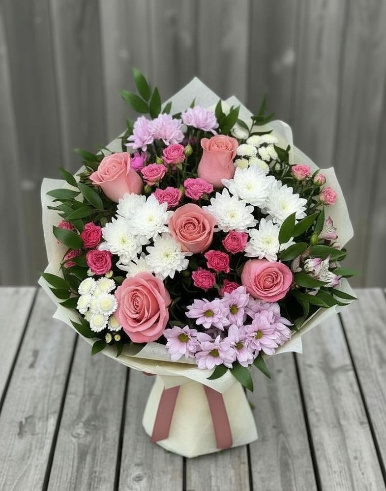 Букет цветов из: Альстромерии, Гвоздики, Розы и Хризантемы в Вилюйске