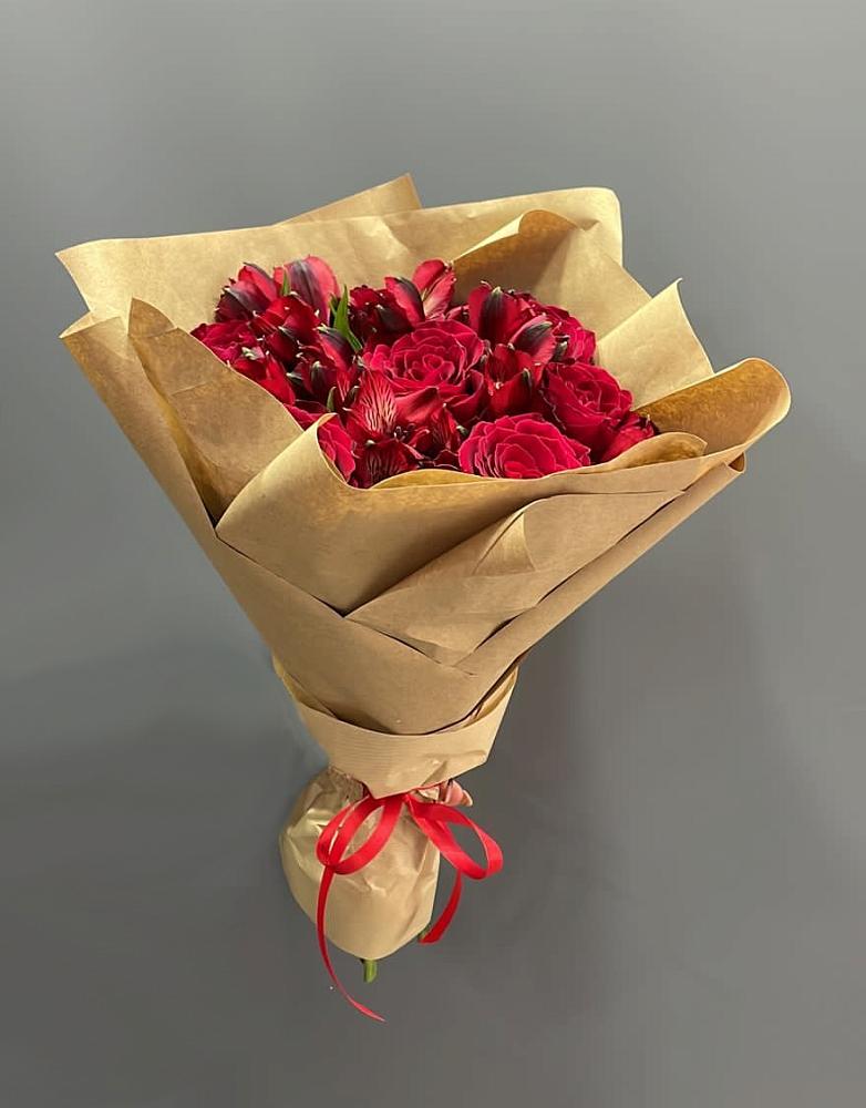 Букет цветов из: Альстромерии и Розы в Вилюйске