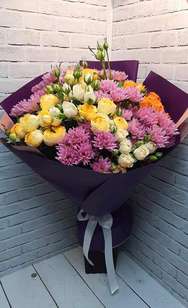 Букет цветов из: Хризантемы и Розы в Вилюйске