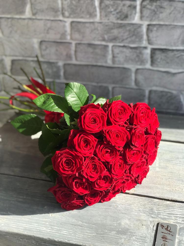 Букет Красные розы Фридом в Вилюйске