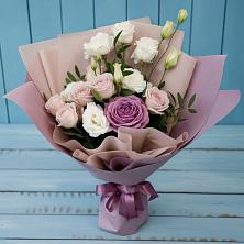 Букет цветов из:  Розы и Лизиантусы в Вилюйске