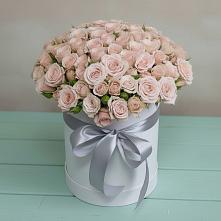 Цветочная композиция из Розы в шляпной коробке в Вилюйске