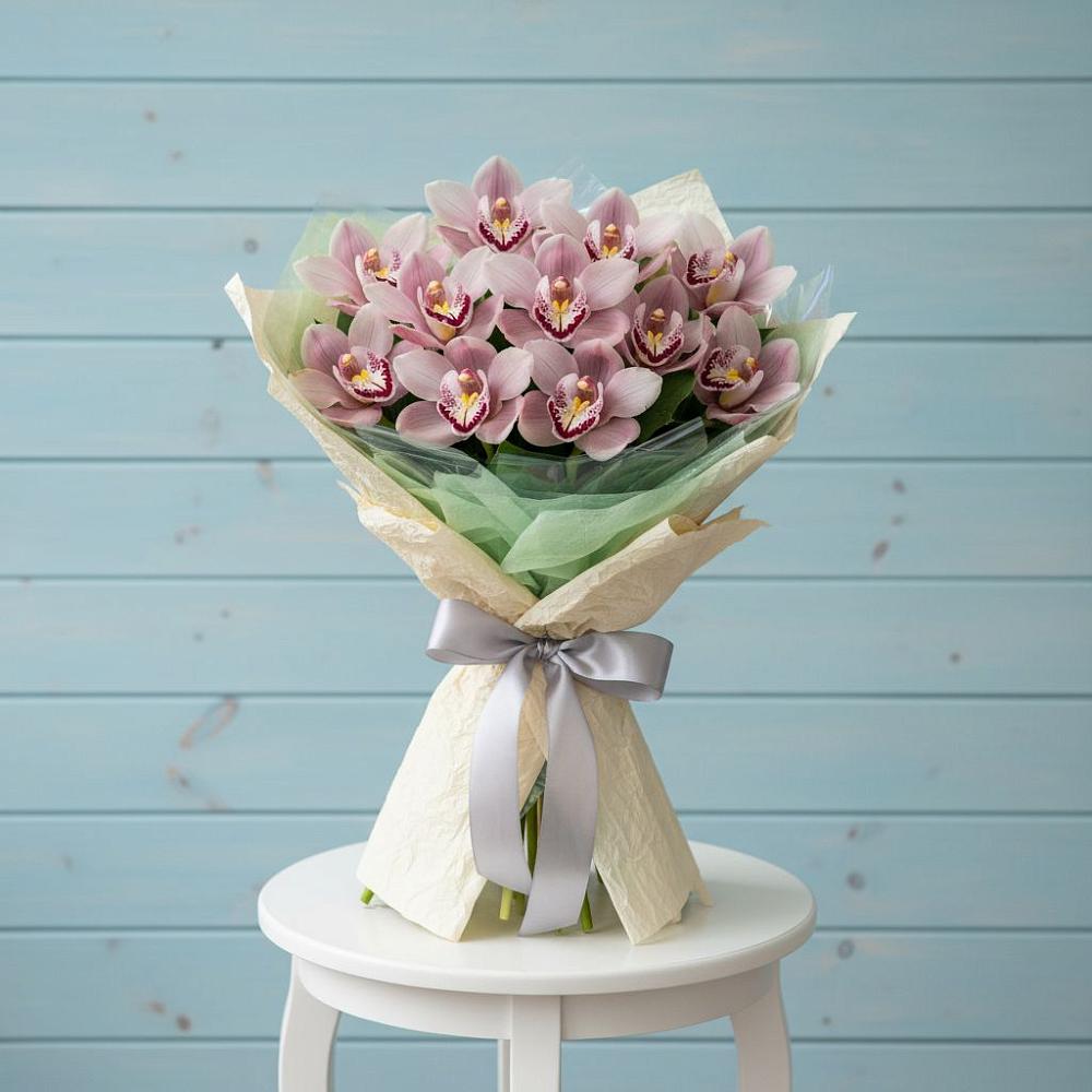 Букет цветов из: Орхидеи и Розы в Вилюйске