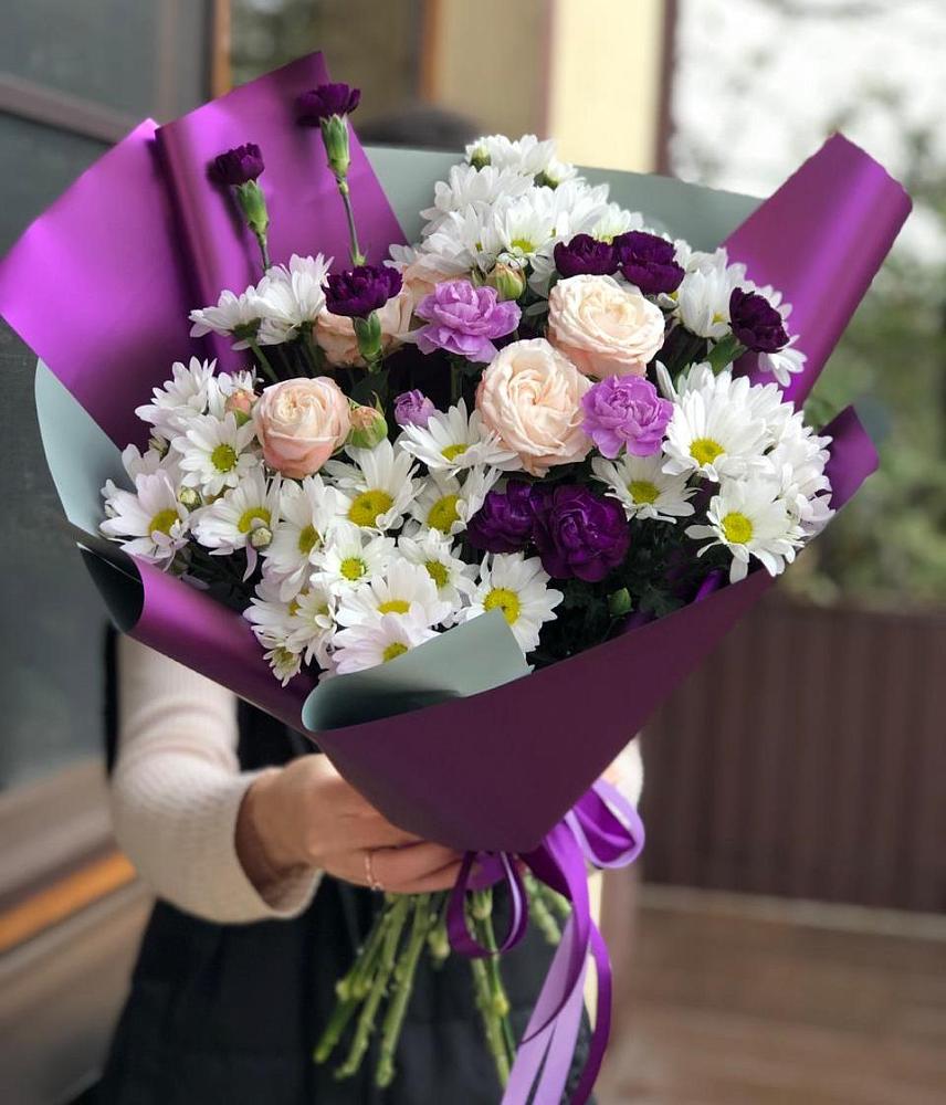 Букет цветов из: Хризантемы, Гвоздики и Розы в Вилюйске