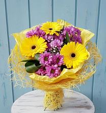 Букет цветов из:  Хризантемы и Герберы в Вилюйске