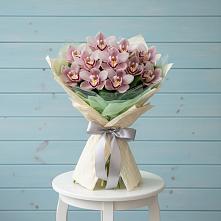 Букет цветов из:  Орхидеи и Розы в Вилюйске