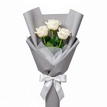 Букет 3 белые розы в Вилюйске