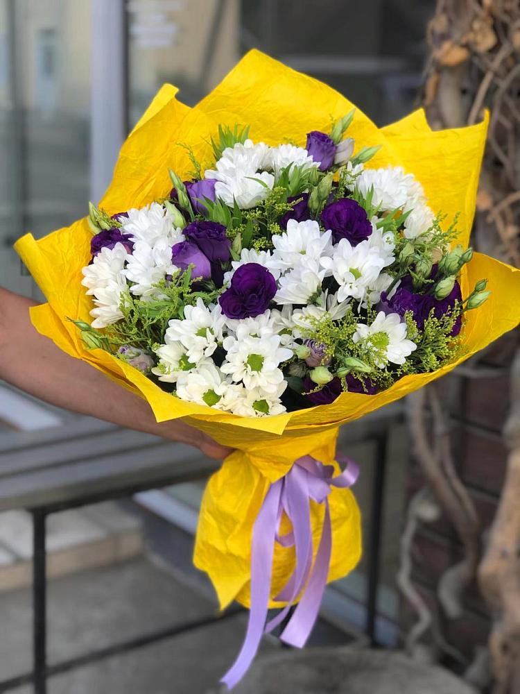 Букет цветов из: Ирисы, Хризантемы и Ромашки в Вилюйске