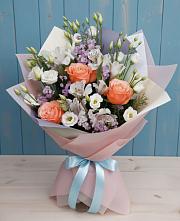 Букет цветов из:  Лизиантусы, Розы, Альстромерии и Гипсофила в Вилюйске