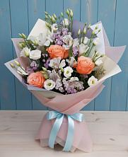 Букет цветов из:  Лизиантусы, Розы, Альстромерии и Гипсофила в Вилюйске