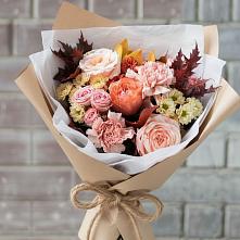 Букет цветов из:  Гвоздики, Хризантемы и Розы в Вилюйске