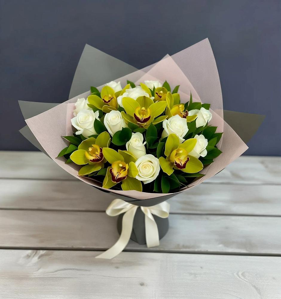 Букет цветов из: Орхидеи и Розы в Вилюйске