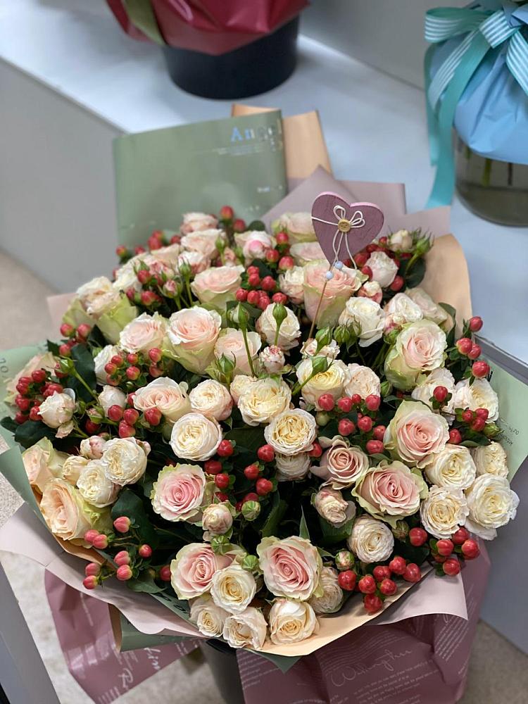 Букет цветов из: Розы в Вилюйске