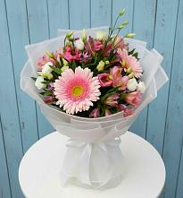 Букет цветов из:  Герберы, Альстромерии и Лизиантусы в Вилюйске