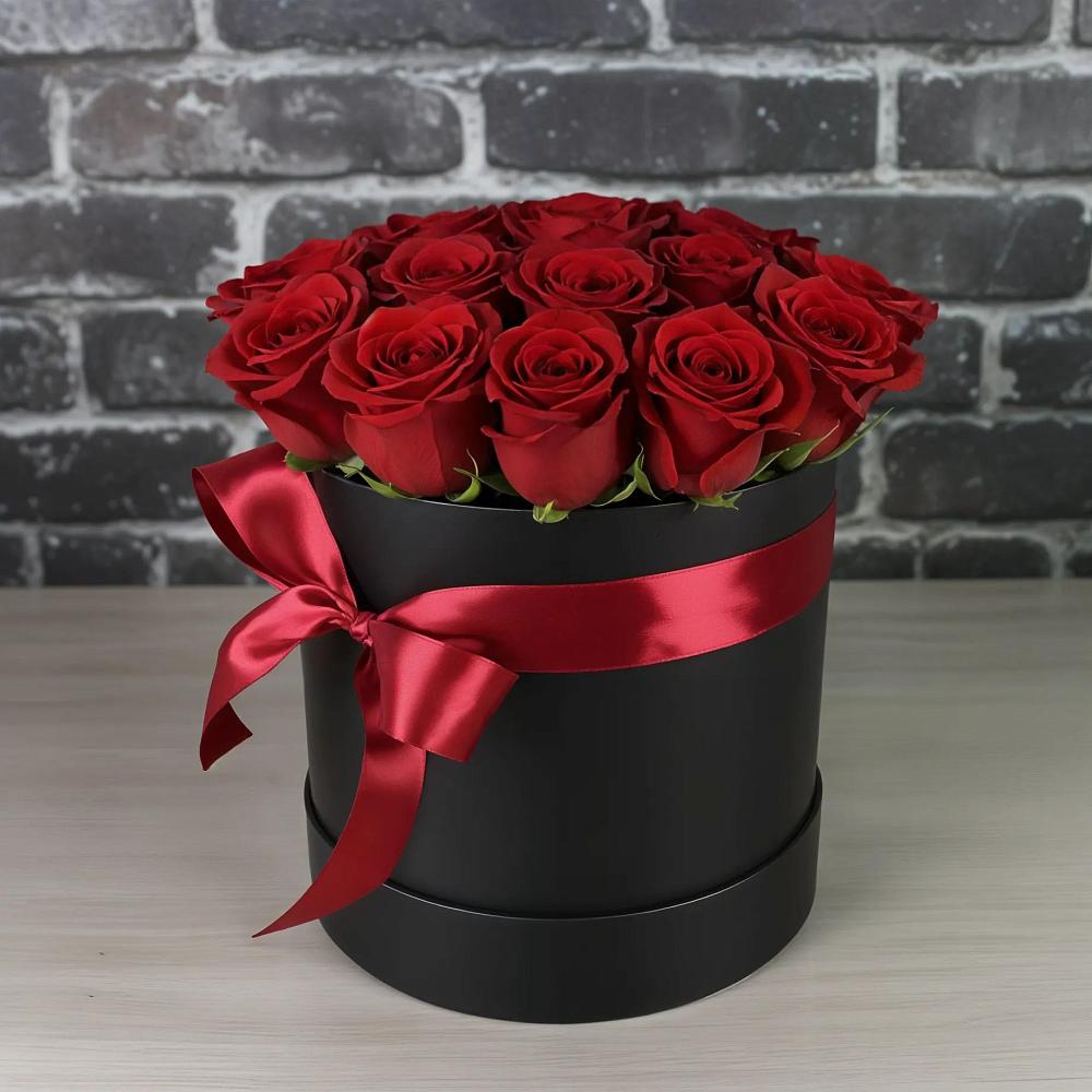 Цветочная композиция из Розы в шляпной коробке в Вилюйске