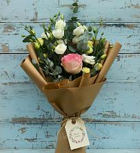 Букет цветов из:  Розы и Лизиантусы в Вилюйске