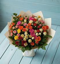Букет Микс из разноцветных кустовых роз в Вилюйске